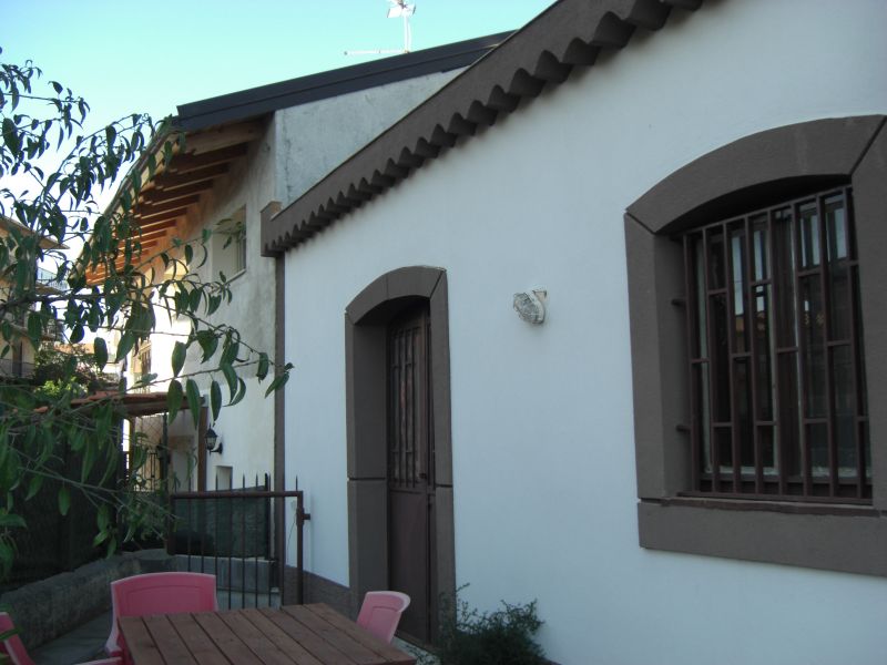 Misterbianco-Belsito villa di mq. 130 con ampio giardino